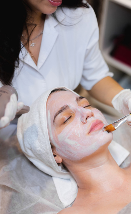 <span>03</span> Enlarged pores

